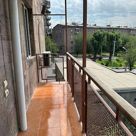 Yerevan Nice Apartment With Balcony For Rent Zewnętrze zdjęcie